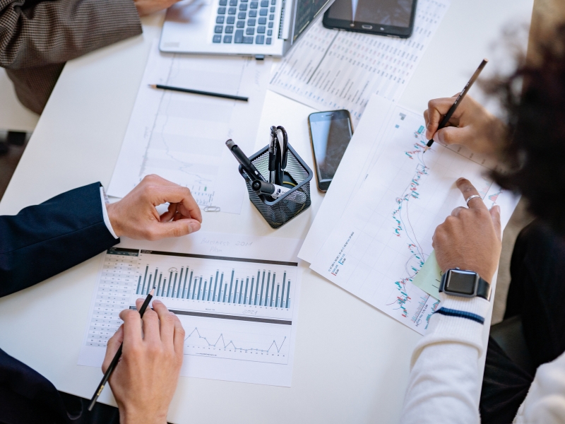 Estruturação de processos, conformidade orçamentária e atração de investimentos garantem o equilíbrio de longo prazo para organizações